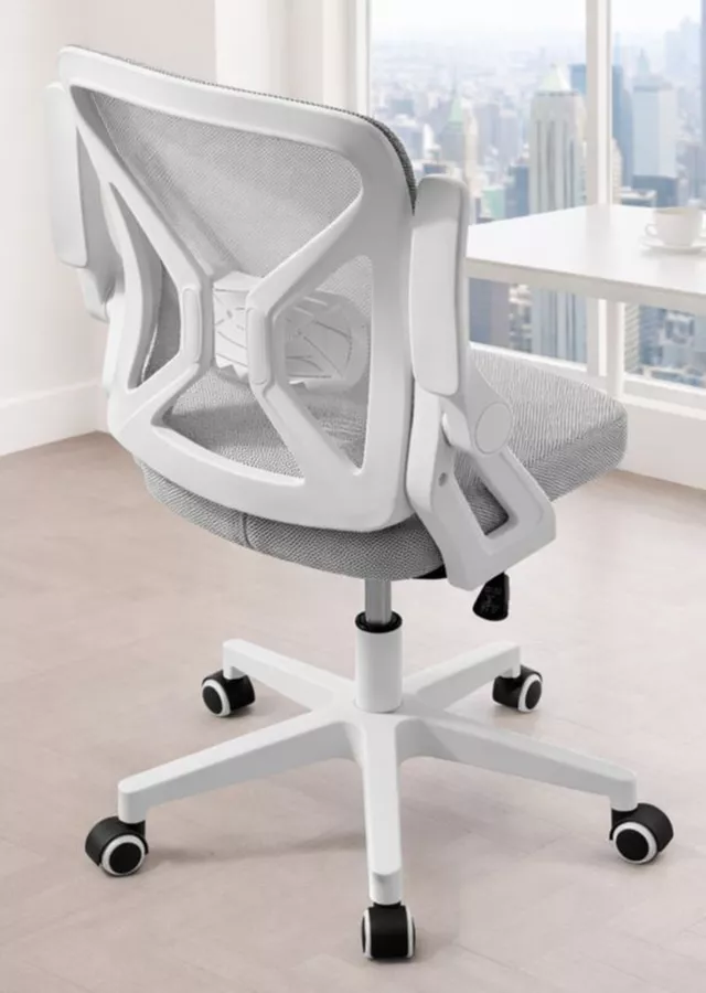 כסא מנהלים עם ידיות מתכווננות דגם XP-36 צבע לבן בשילוב אפור במכירה מוקדמת 14 ימי עסקים